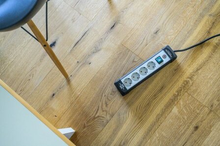 Presa quadrupla nero  grigio chiaro 1,8 m h05vv-f 3g1,25