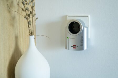 Adattatore di sicurezza contro le sovratensioni 13.500A