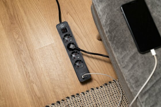 Presa multipla con 2 prese di ricarica usb c 4 prese nero 1,5 m h05vv-f3g1,5