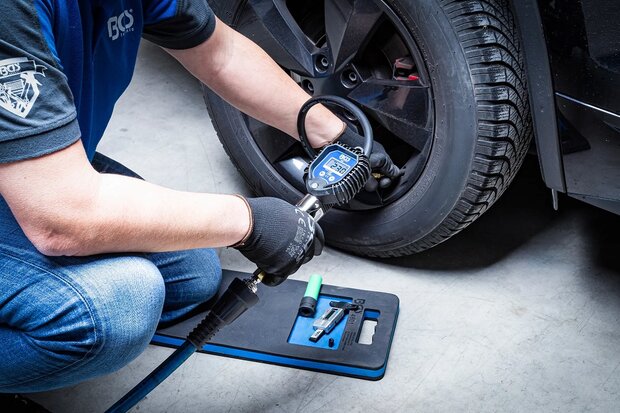 Manometro pneumatico per gonfiaggio gomme digitale 0 - 16 bar