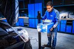 Dispositivo di regolazione dei fari